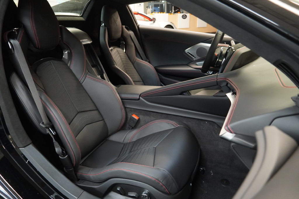 New 2027 Chevrolet Corvette Grand Sport w/ Z52 Sport Performance Package RWD image 30