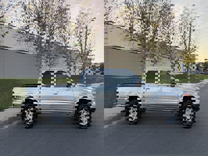 Used 2003 Toyota Tacoma PreRunner image 2