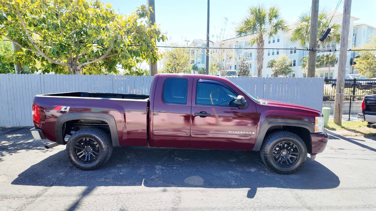 Used 2008 Chevrolet Silverado 1500 LT w/ Power Pack Plus AWD/4WD image 2
