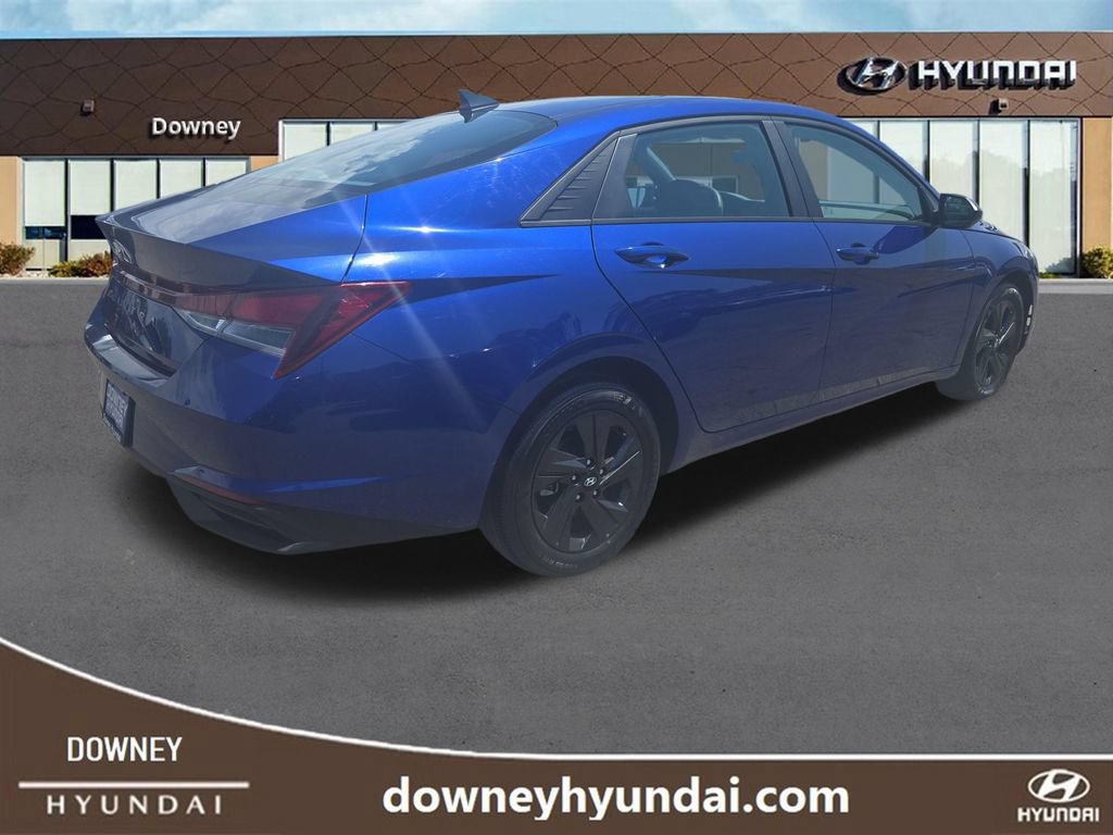 Used 2023 Hyundai Elantra SEL FWD image 5