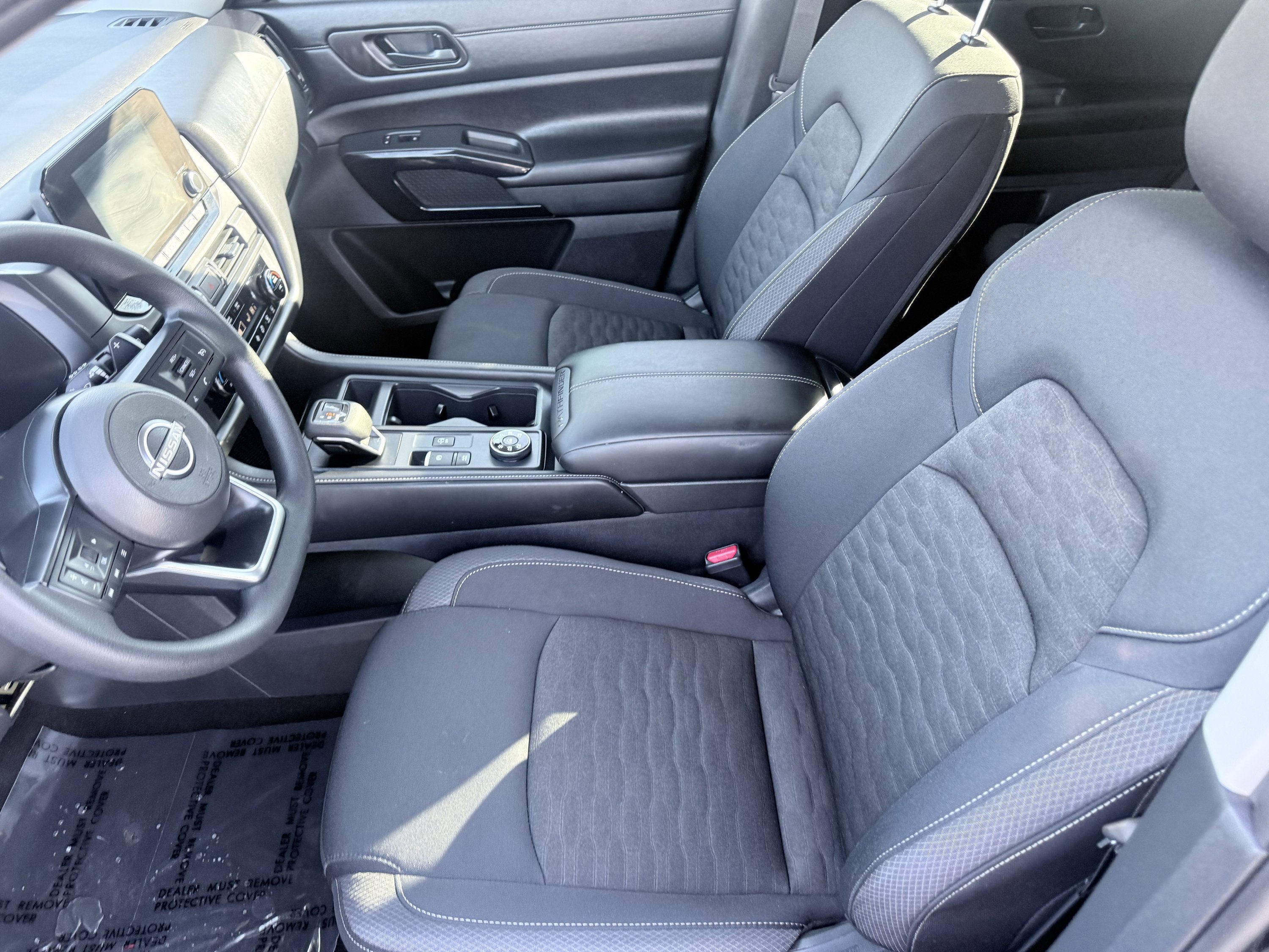 Used 2025 Nissan Pathfinder S image 21