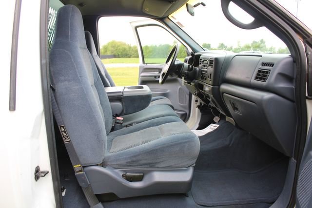 Used 2001 Ford F550 XL image 20