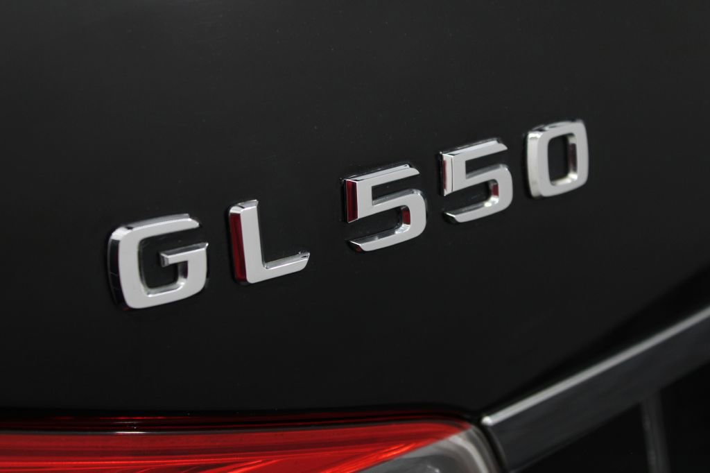 Used 2015 Mercedes-Benz GL 550 4MATIC image 14