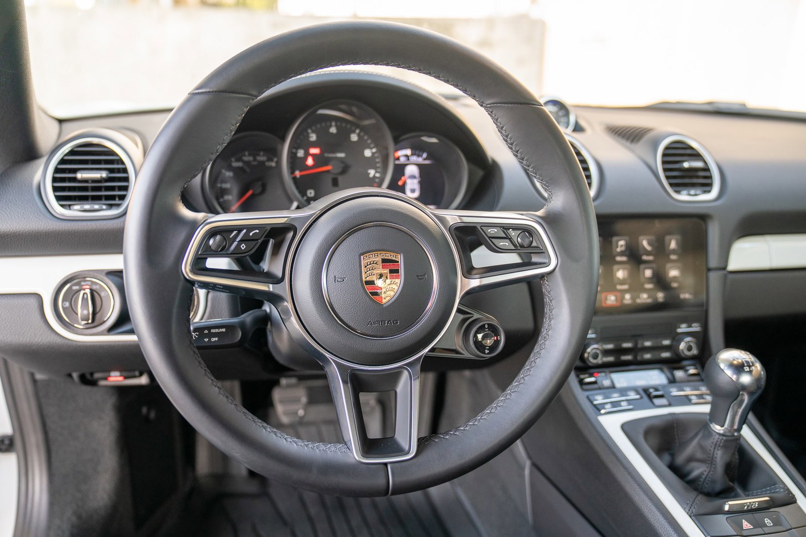 Used 2025 Porsche 718 Cayman image 13