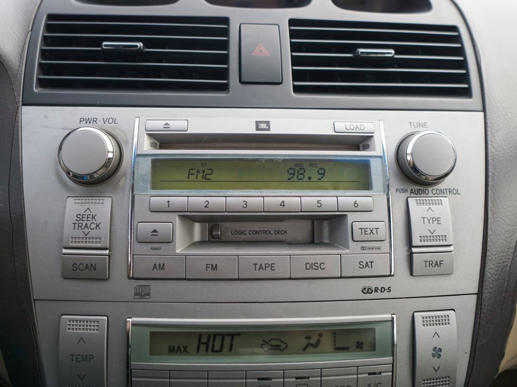 Used 2006 Toyota Solara SLE image 20