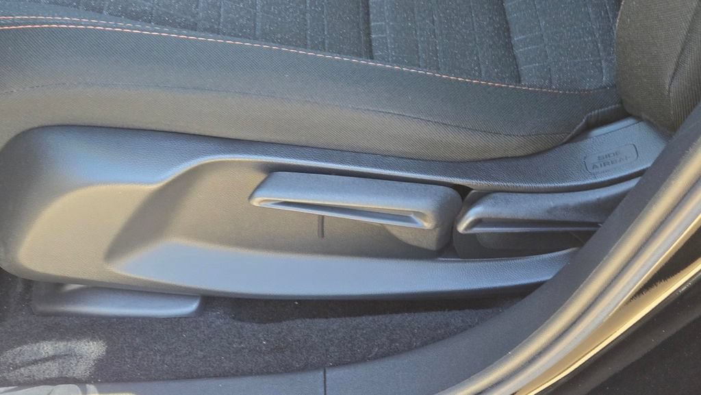Used 2025 Honda HR-V Sport image 14