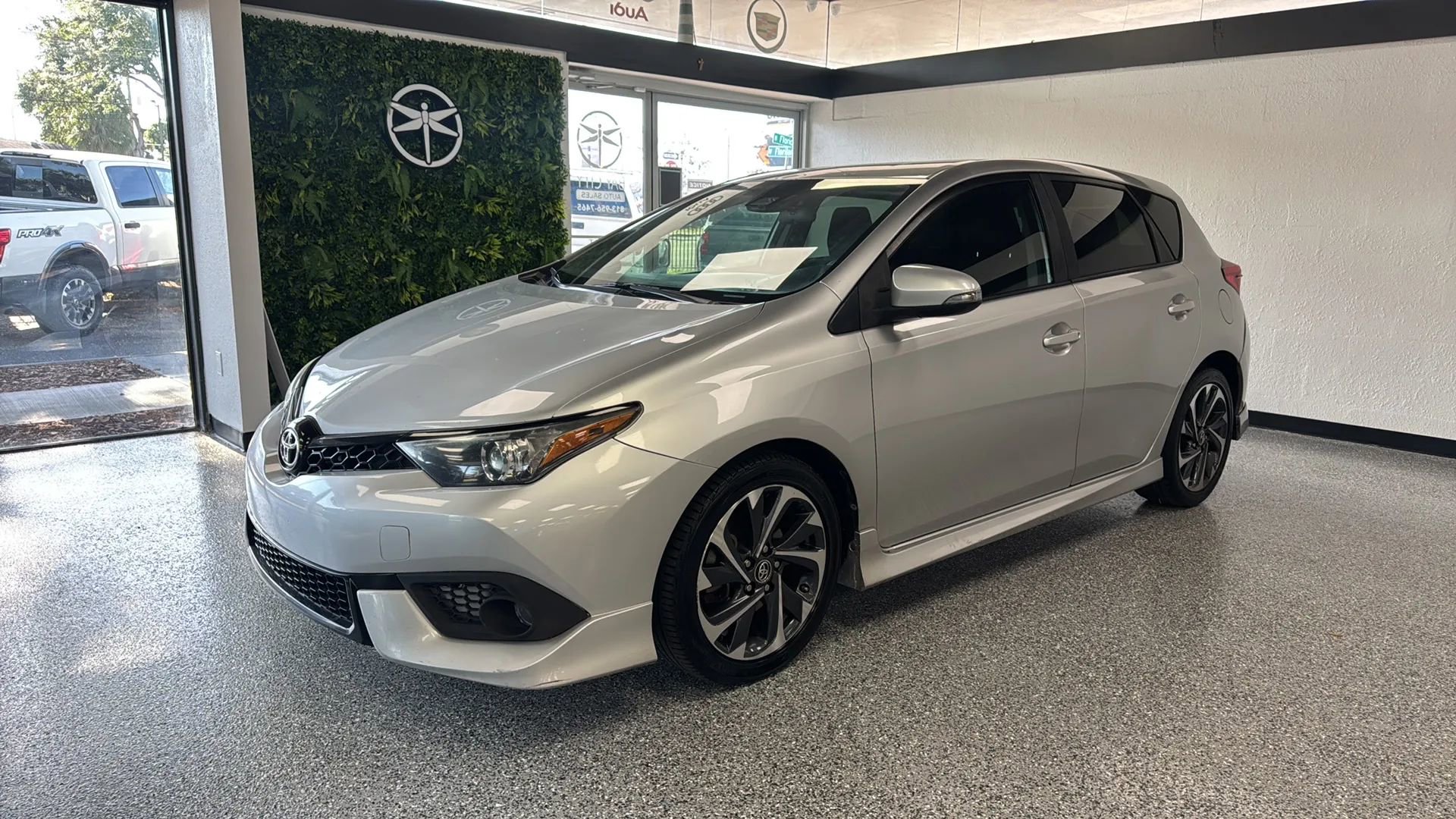 Used 2018 Toyota Corolla iM FWD image 3