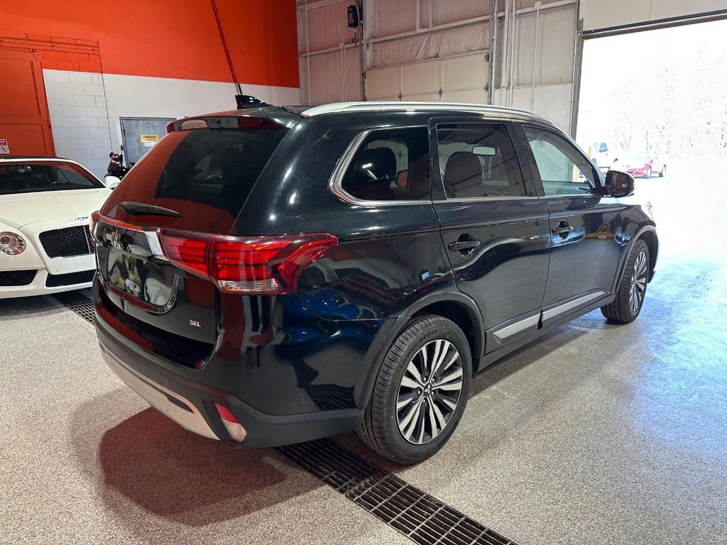 Used 2020 Mitsubishi Outlander SEL image 3