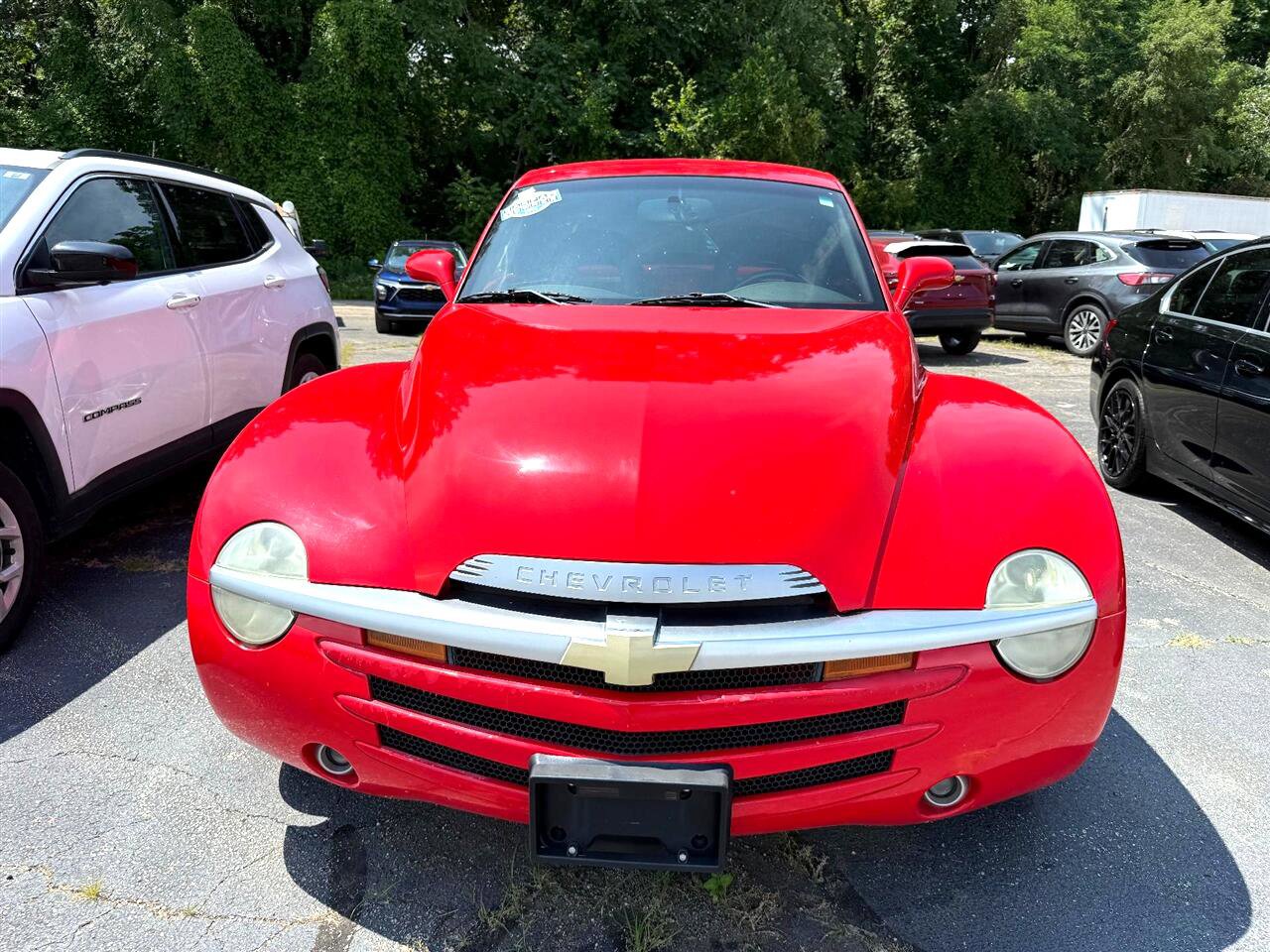 Used 2005 Chevrolet SSR w/ Preferred Equipment Group image 2