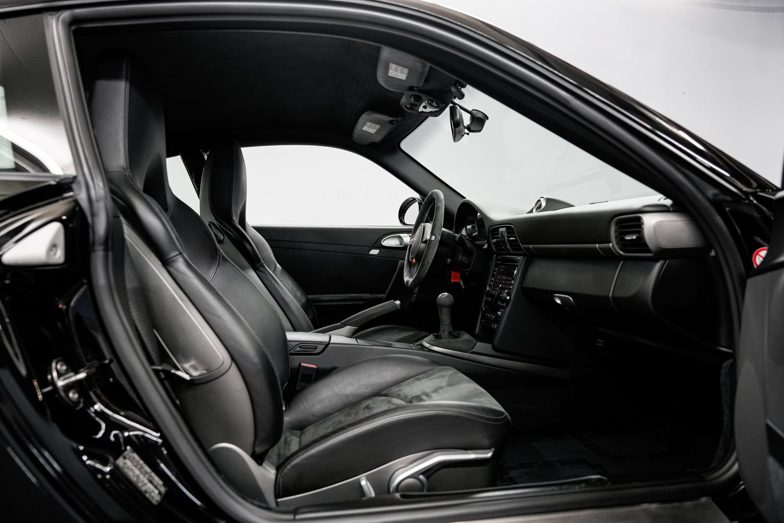 Used 2010 Porsche 911 GT3 RWD image 25