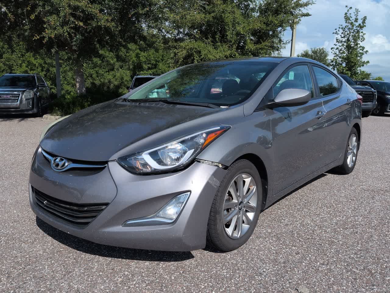 Used 2014 Hyundai Elantra SE w/ Option Group 02 FWD image 2