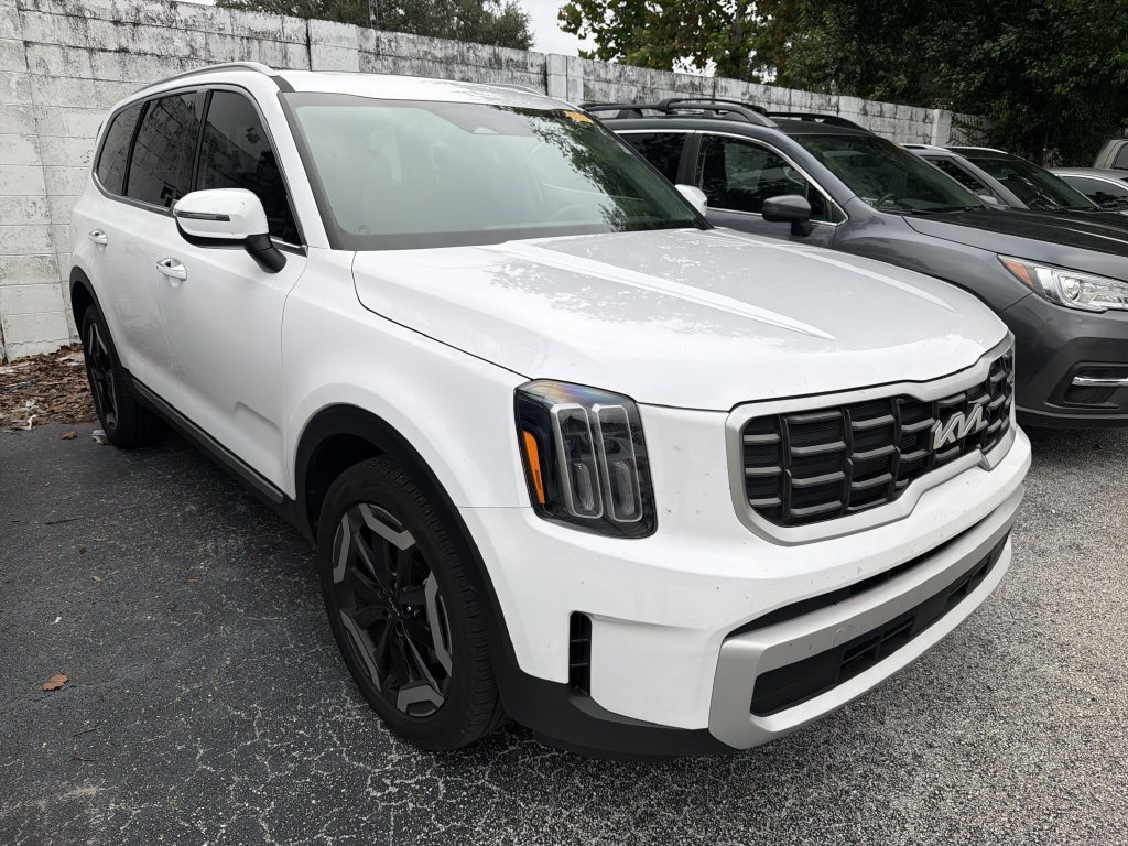 Certified 2025 Kia Telluride S