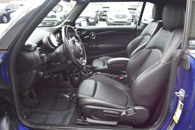 Used 2019 MINI Cooper S w/ Signature Upholstery Package image 16
