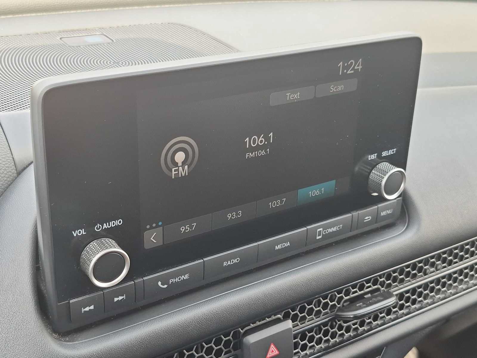 Certified 2025 Honda HR-V Sport image 26