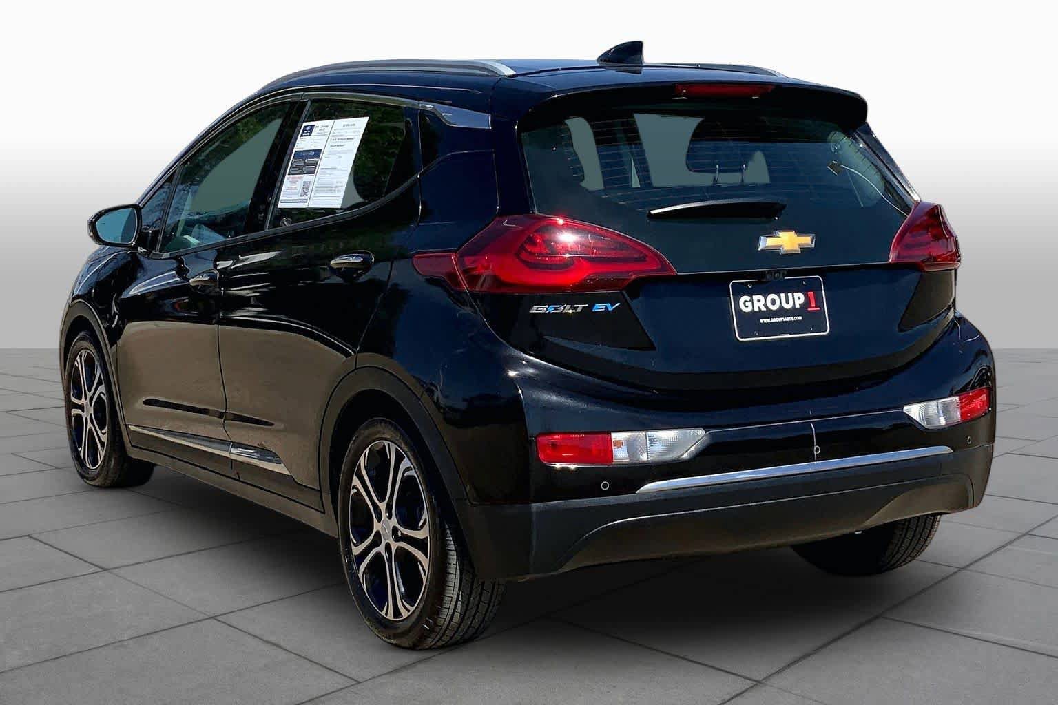Used 2019 Chevrolet Bolt Premier w/ Infotainment Package FWD image 11