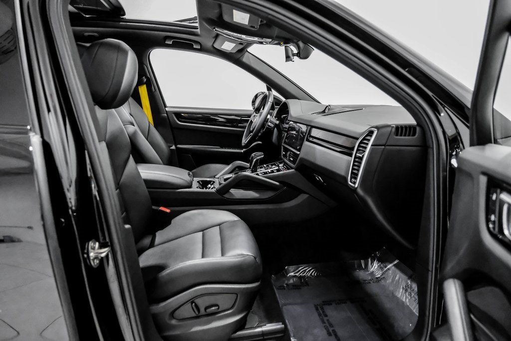 Used 2023 Porsche Cayenne image 38