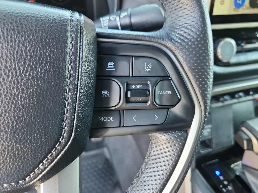 Used 2025 Toyota Tundra Limited AWD/4WD image 22