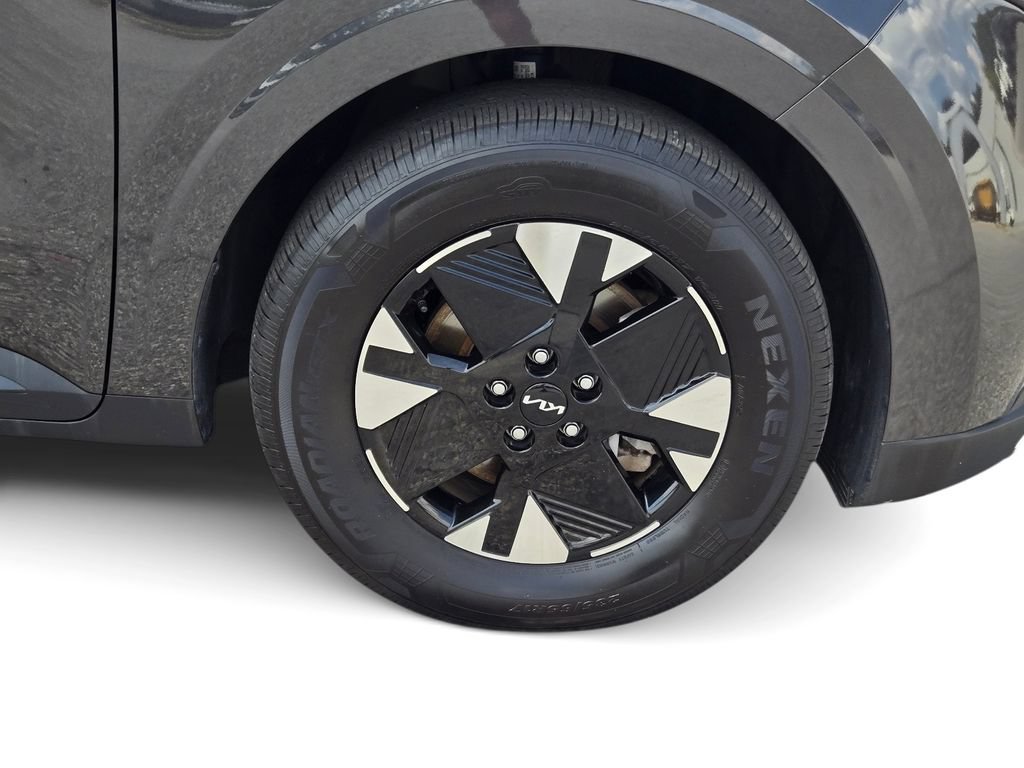 Certified 2026 Kia Carnival LXS FWD image 6