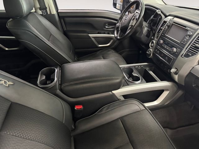 Used 2017 Nissan Titan PRO-4X AWD/4WD image 4