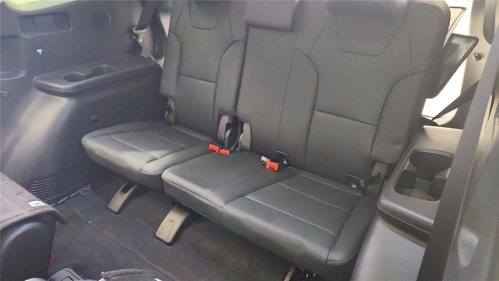 Used 2022 Kia Telluride SX w/ SX Prestige Package image 34