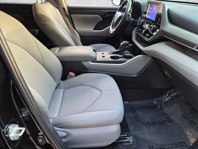 Certified 2024 Toyota Highlander LE FWD image 19