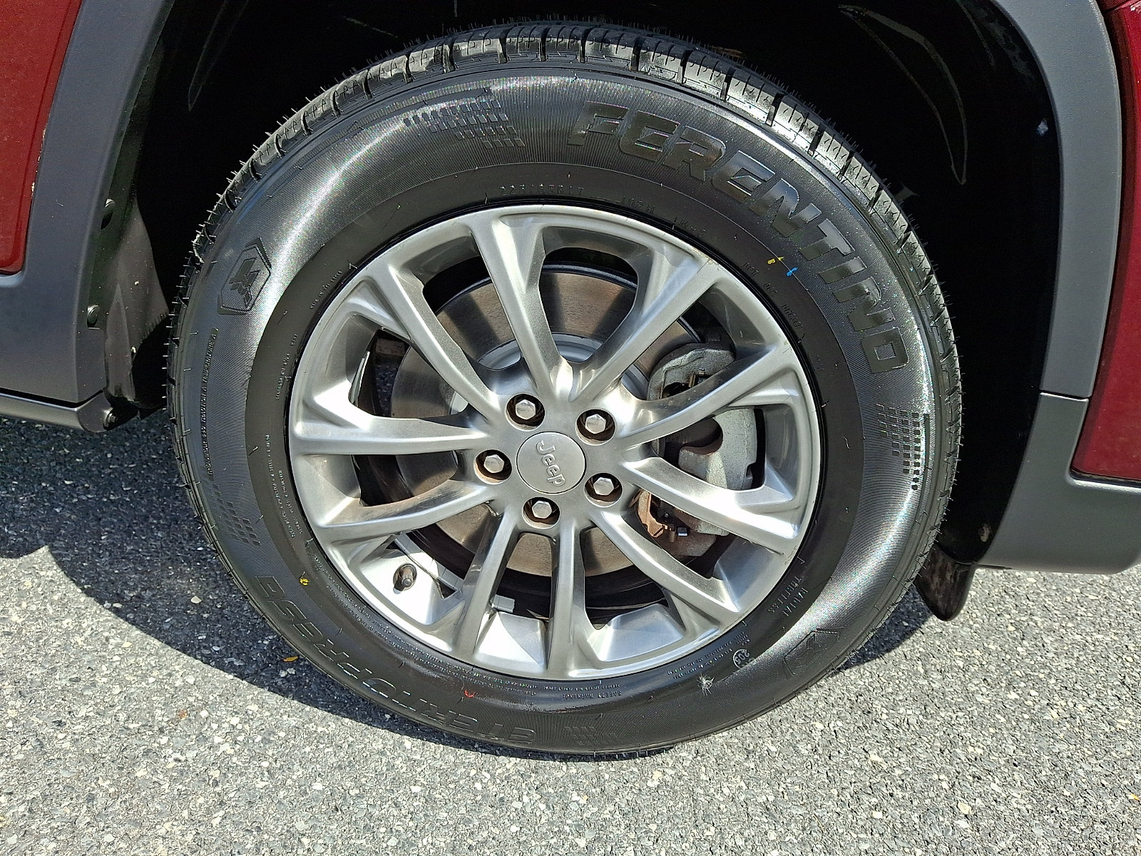 Used 2019 Jeep Cherokee Latitude Plus w/ Cold Weather Group AWD/4WD image 8