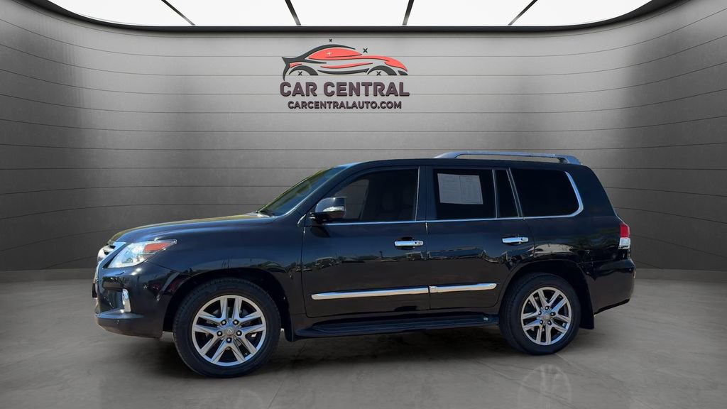 Used 2015 Lexus LX 570 4WD w/ Luxury Package image 2