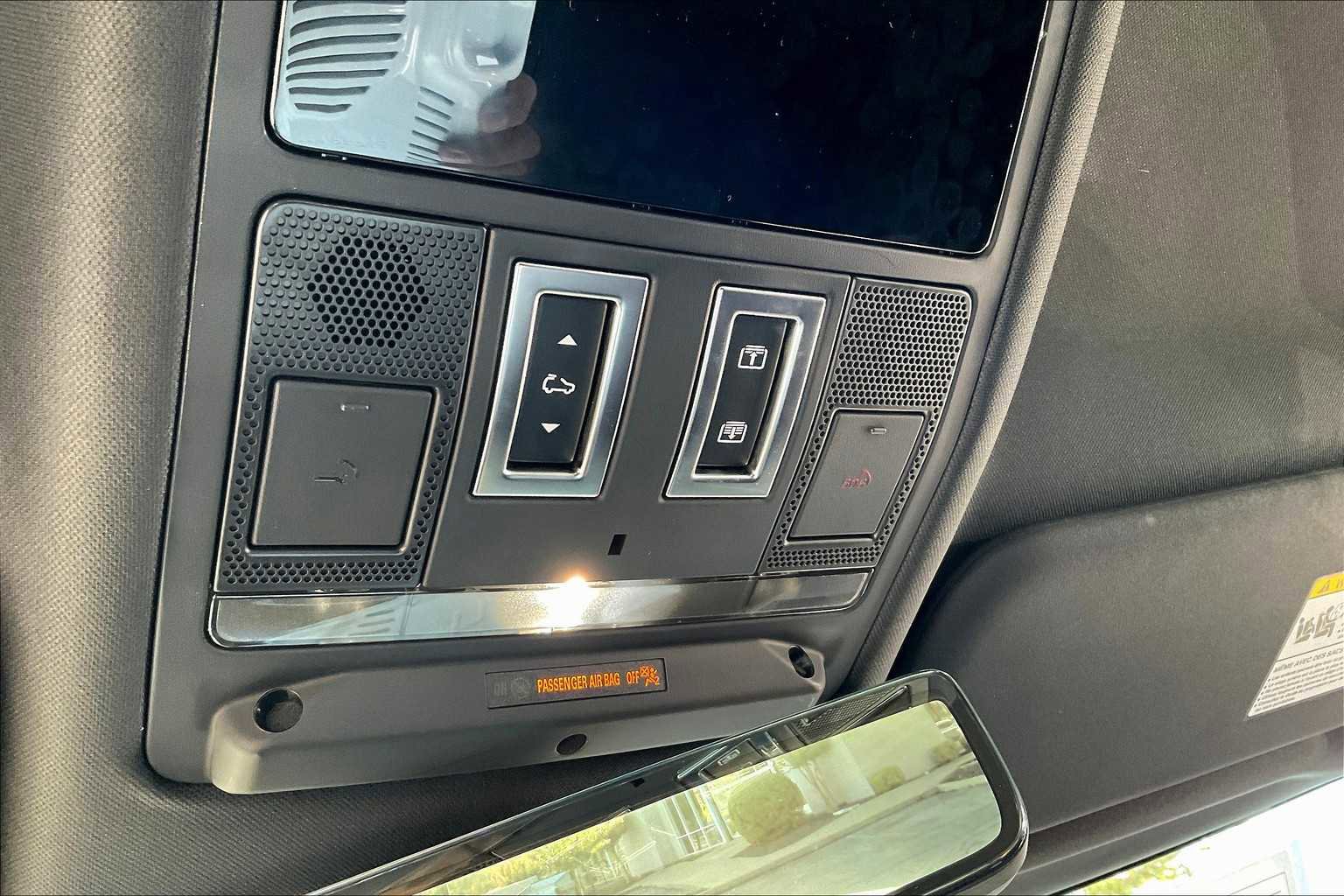 Used 2025 Land Rover Defender 130 S image 34