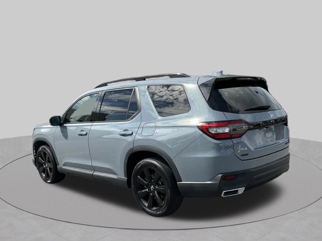 Certified 2025 Honda Pilot Black Edition image 9