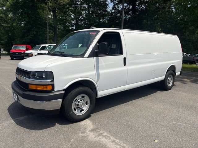 New 2026 Chevrolet Express 3500 Extended w/ Driver Convenience Package RWD image 2