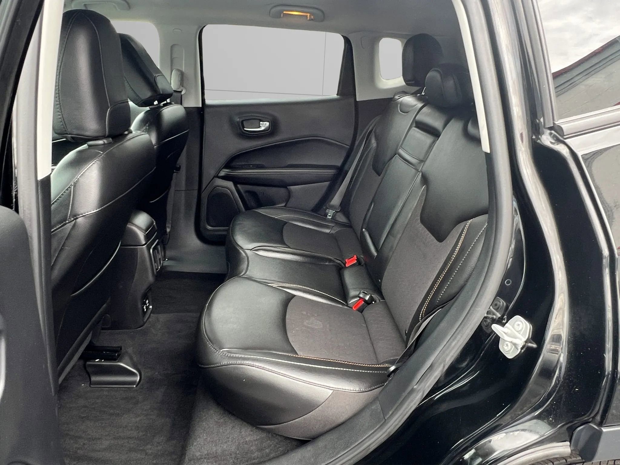 Used 2019 Jeep Compass Latitude image 12