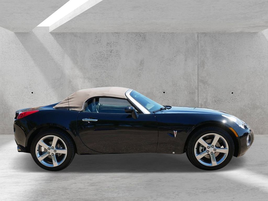 Used 2007 Pontiac Solstice GXP w/ Premium Package image 2
