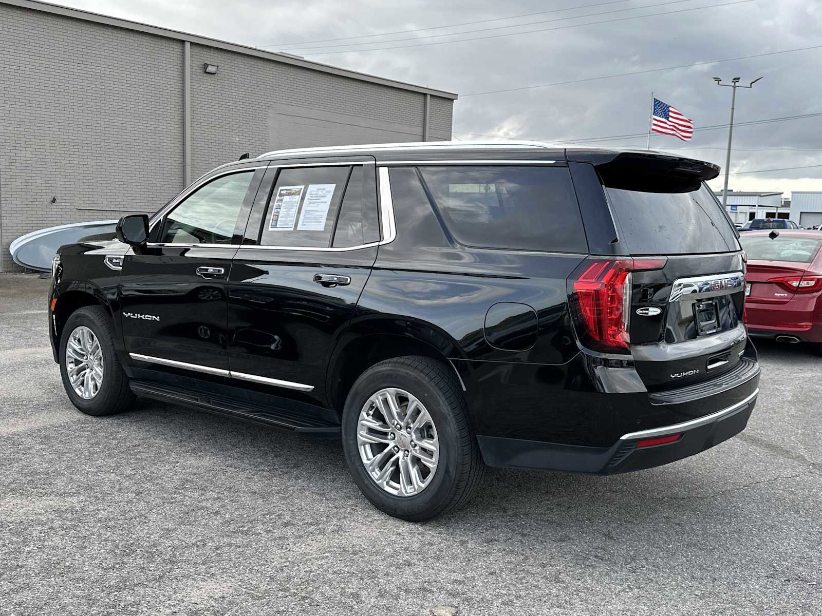 Used 2024 GMC Yukon SLT image 7