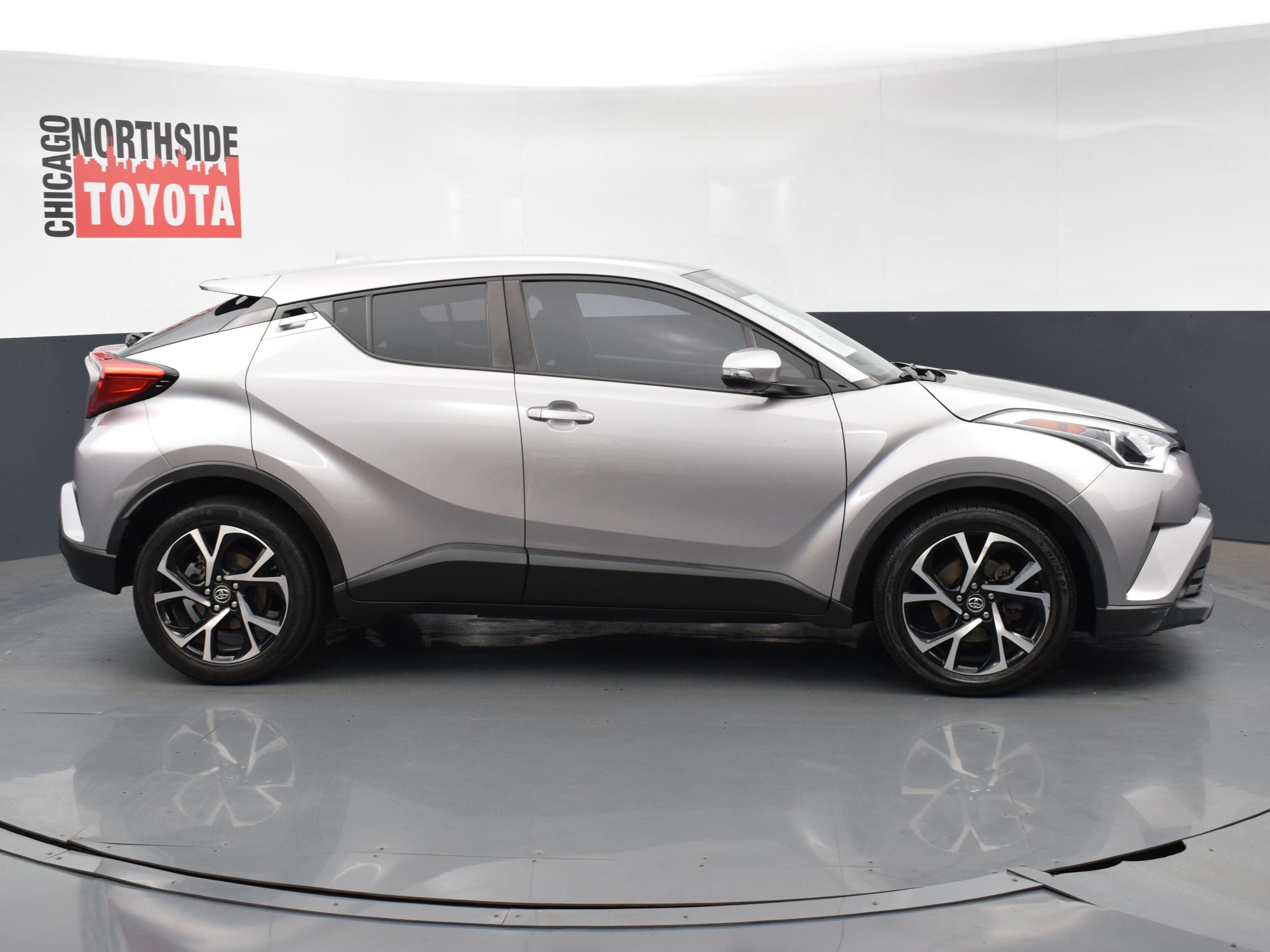 Used 2018 Toyota C-HR XLE FWD image 5