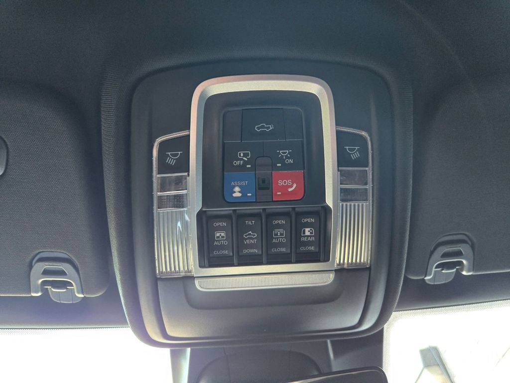 Used 2022 RAM 1500 Laramie AWD/4WD image 23