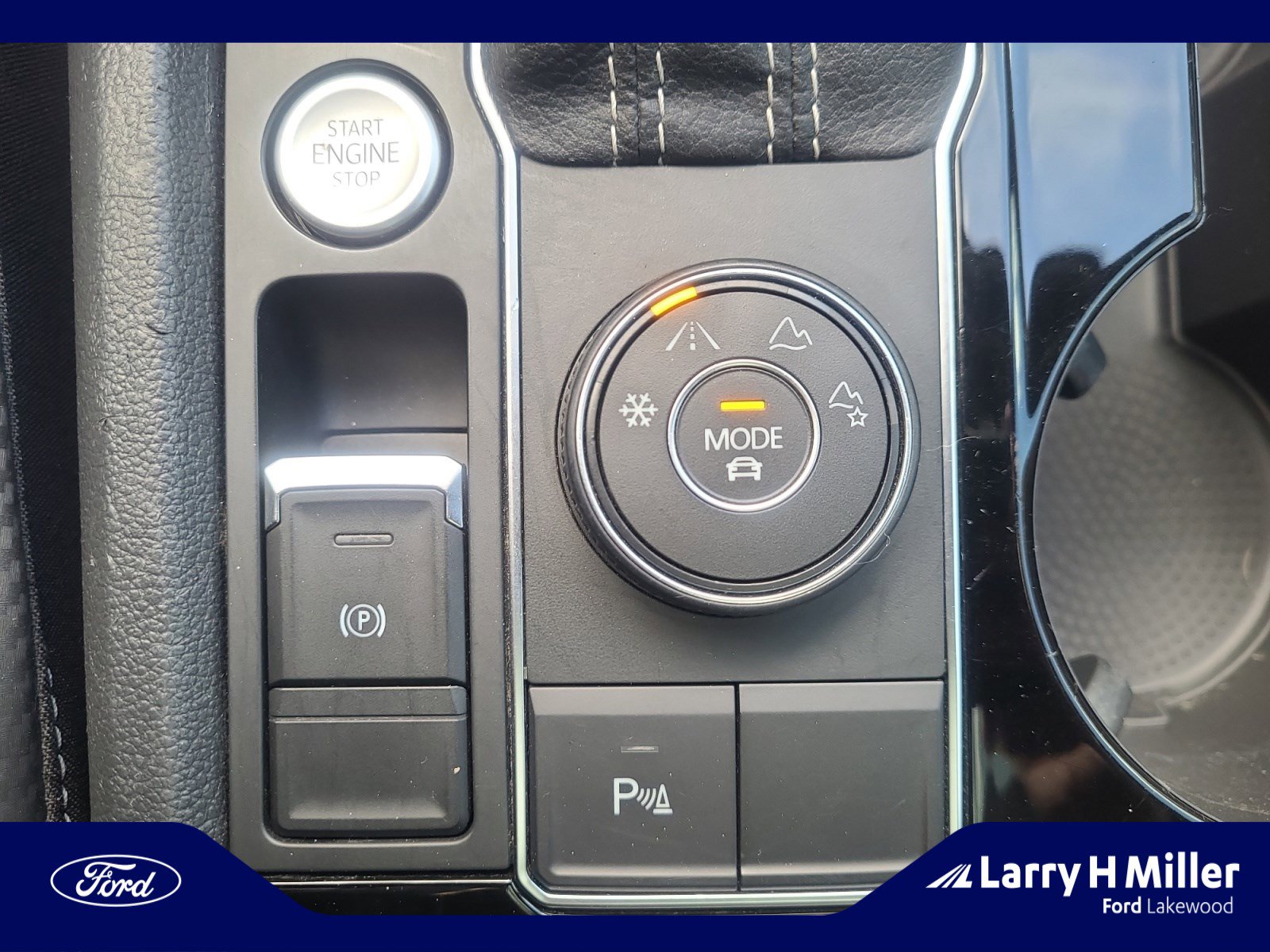 Used 2023 Volkswagen Atlas Cross Sport SE image 34