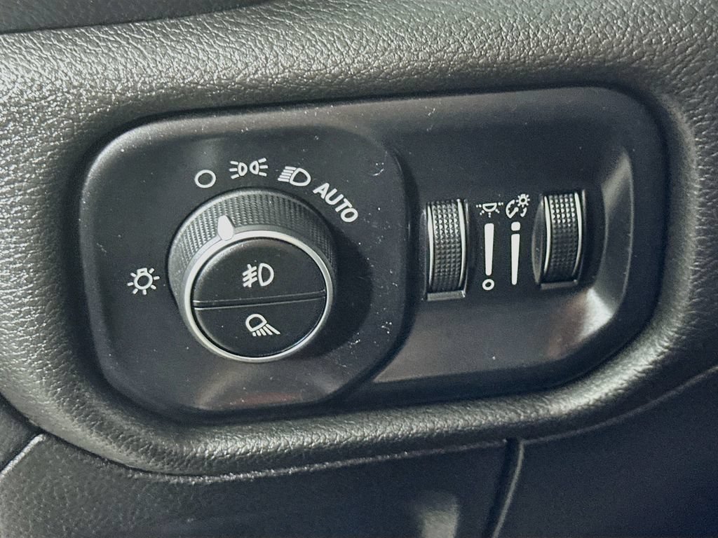 Used 2019 RAM 1500 Big Horn RWD image 22