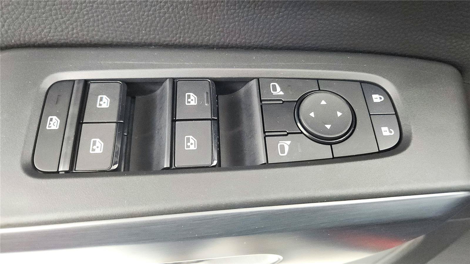 Used 2024 Nissan Pathfinder Rock Creek AWD/4WD image 23