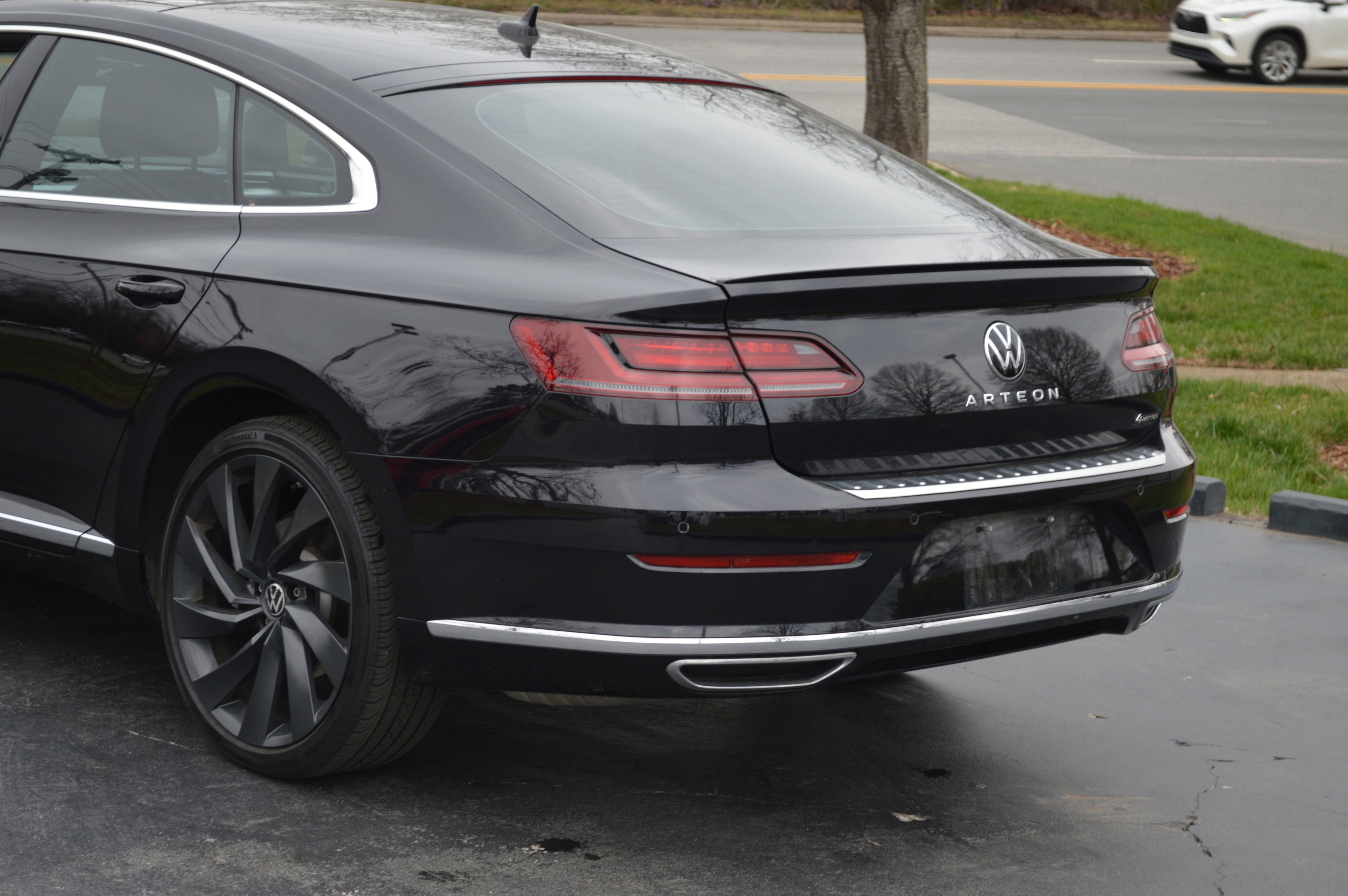 Used 2023 Volkswagen Arteon SEL image 3