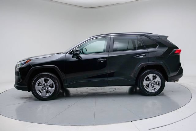 Used 2025 Toyota RAV4 XLE AWD/4WD image 3