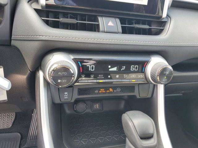 Used 2024 Toyota RAV4 LE image 29