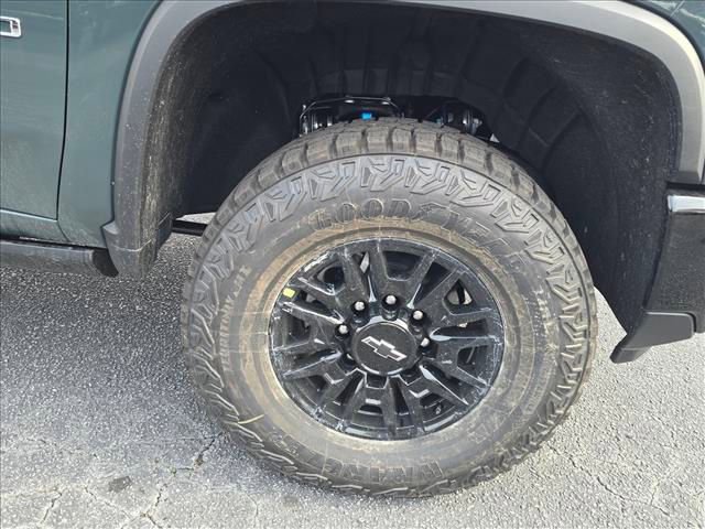 New 2026 Chevrolet Silverado 2500 ZR2 w/ LPO, Dark Essentials Package image 32