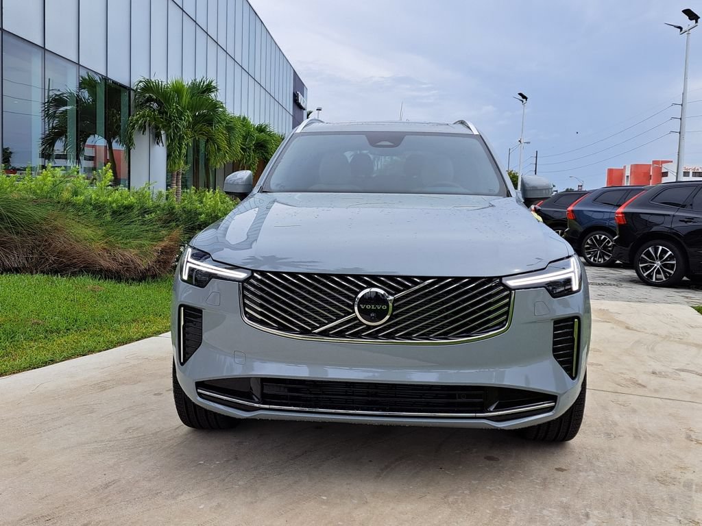 New 2026 Volvo XC90 B6 Plus w/ Protection Package Premier AWD/4WD image 2