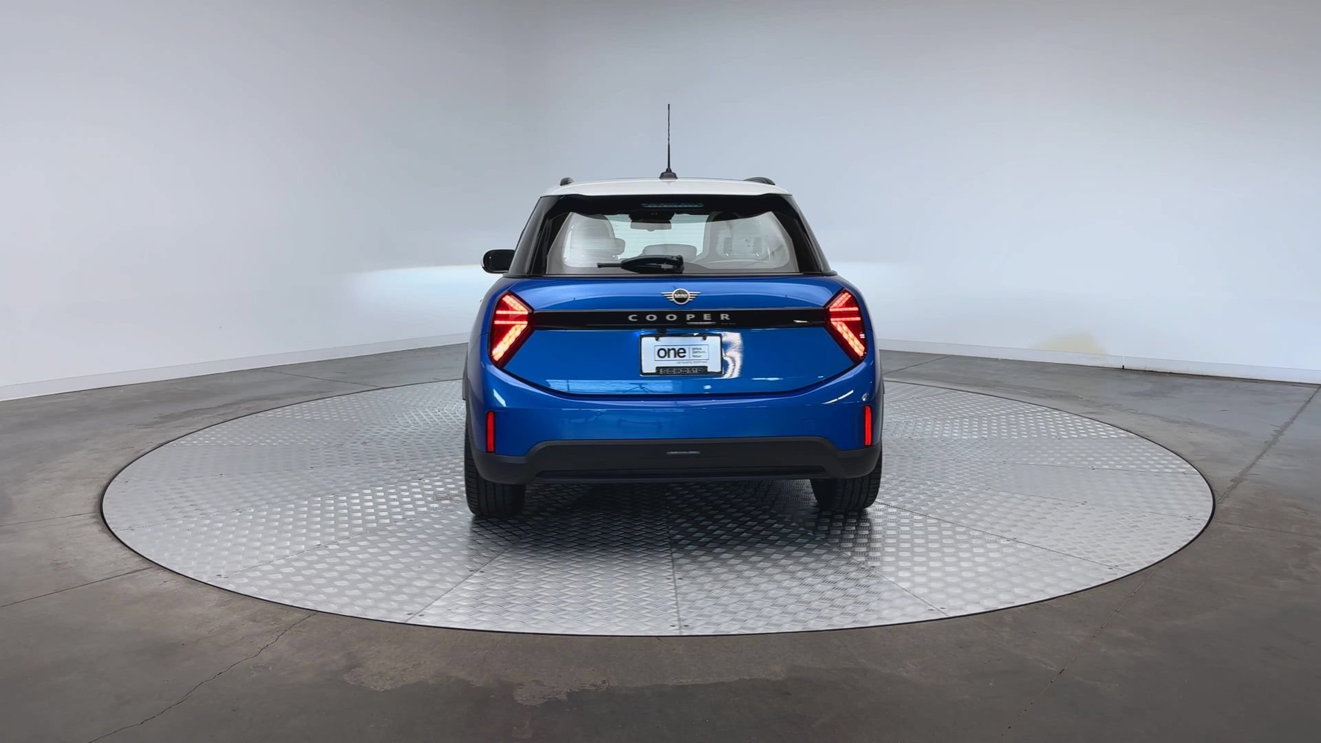 Used 2026 MINI Cooper 4-Door Hardtop FWD image 7