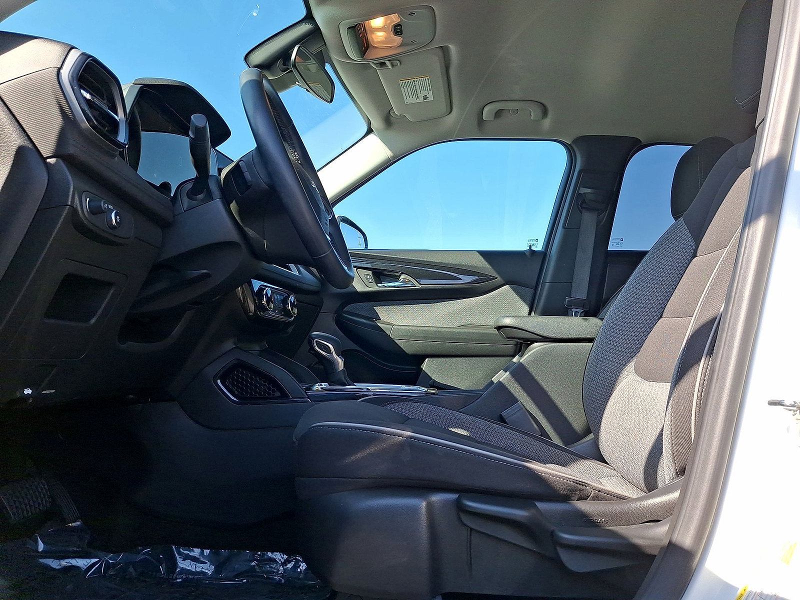 Used 2024 Chevrolet TrailBlazer LT w/ LT Cold Weather Package AWD/4WD image 11