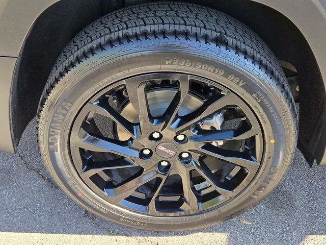 Used 2023 GMC Terrain SLE w/ Elevation Edition AWD/4WD image 12