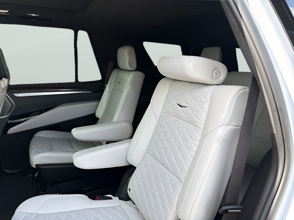Certified 2026 Cadillac Escalade V w/ LPO, ONYX Package AWD/4WD image 43