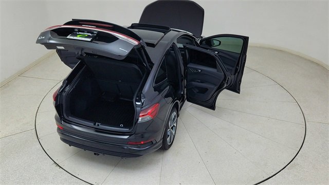 Used 2025 Audi Q4 e-tron Premium w/ Convenience Package image 83