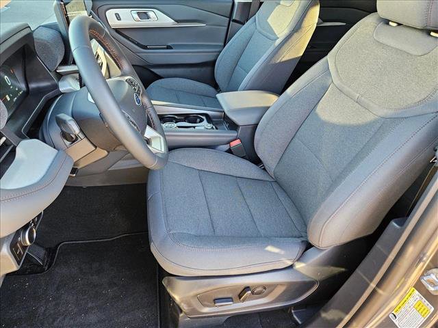 New 2026 Ford Explorer Active image 4