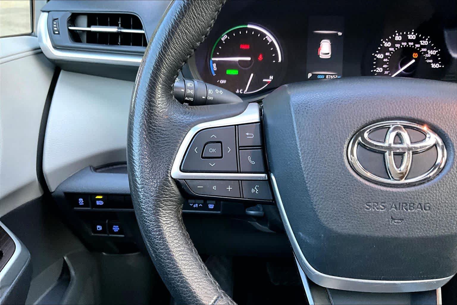 Certified 2023 Toyota Sienna XLE FWD image 24